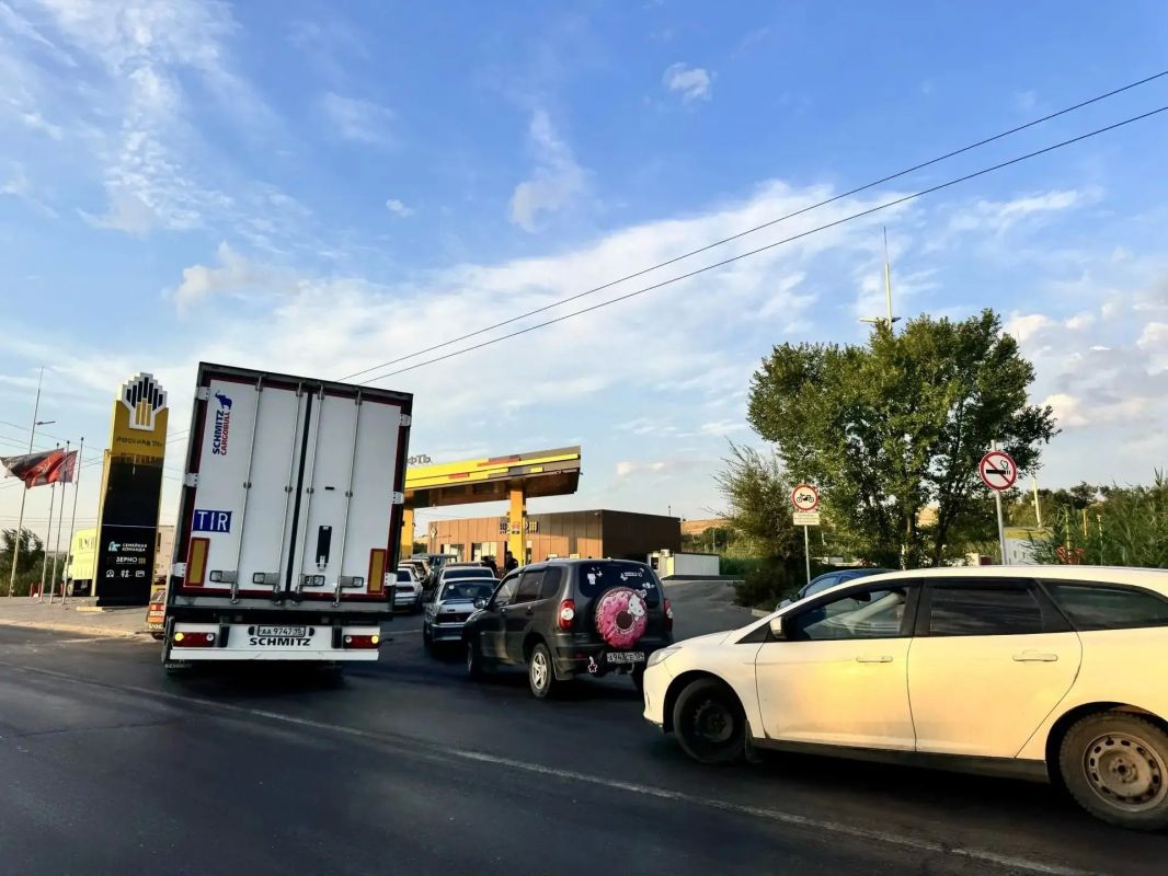 "Ежедневно пополняем запасы": власти о ситуации с топливом в Волгоградской области на 9 октября