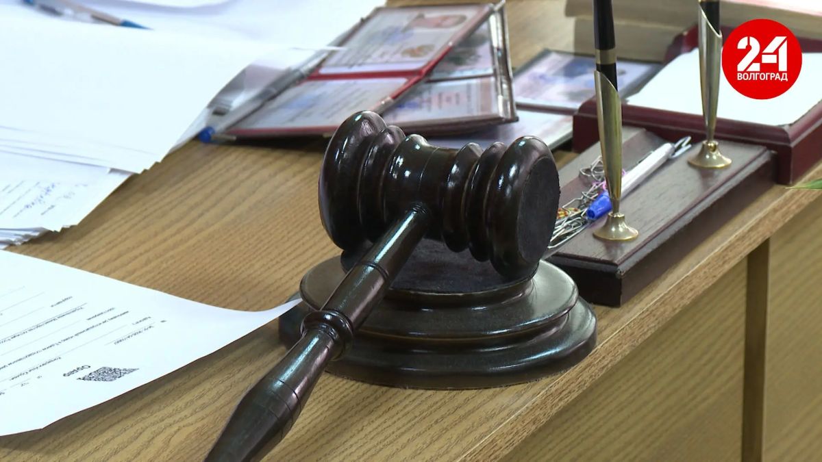 Волгоградца осудили за вымогательство денег и избиение посетителя кафе в Красноармейском районе