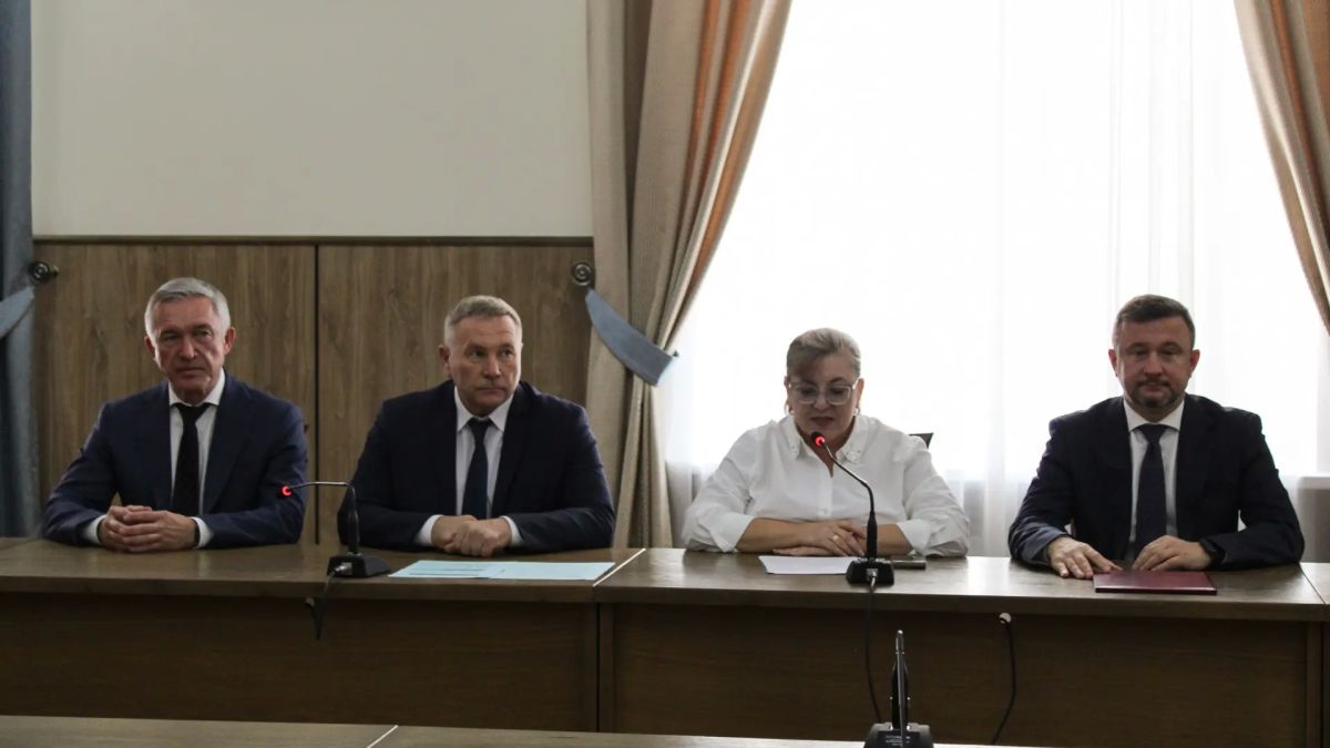 Сегодня в рамках Всемирного дня действий «За достойный труд» в Волгограде чествовали лучших работников предприятий и организаций региона, активистов профсоюзного движения Сегодня в рамках Всемирного дня действий «За достойный труд» в Волгограде чествовали лучших работников предприятий и организаций региона, активистов профсоюзного движения