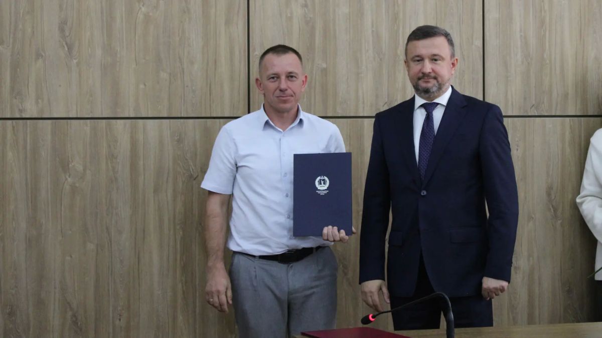 Сегодня в рамках Всемирного дня действий «За достойный труд» в Волгограде чествовали лучших работников предприятий и организаций региона, активистов профсоюзного движения Сегодня в рамках Всемирного дня действий «За достойный труд» в Волгограде чествовали лучших работников предприятий и организаций региона, активистов профсоюзного движения