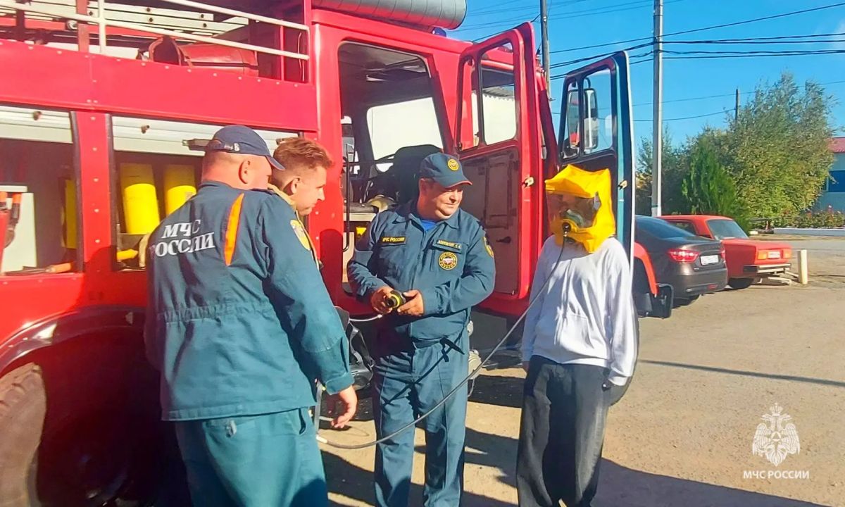 Знакомство с профессией пожарного Знакомство с профессией пожарного