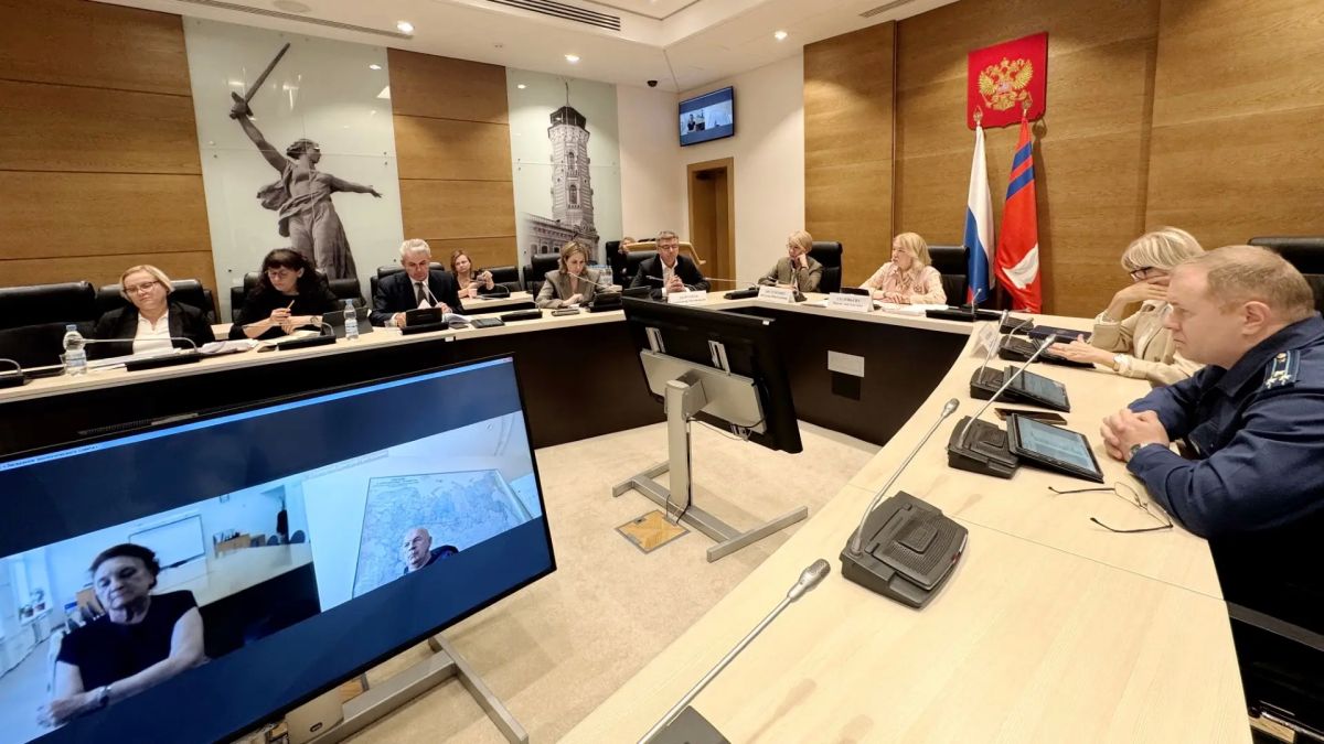 Комитеты облдумы обсуждают поправки в главный финансовый документ региона Комитеты облдумы обсуждают поправки в главный финансовый документ региона