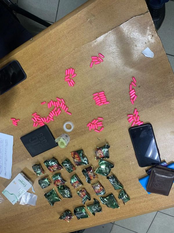 Транспортными полицейскими столичного Ленинградского вокзала задержан курьер с крупной партией сильнодействующего вещества