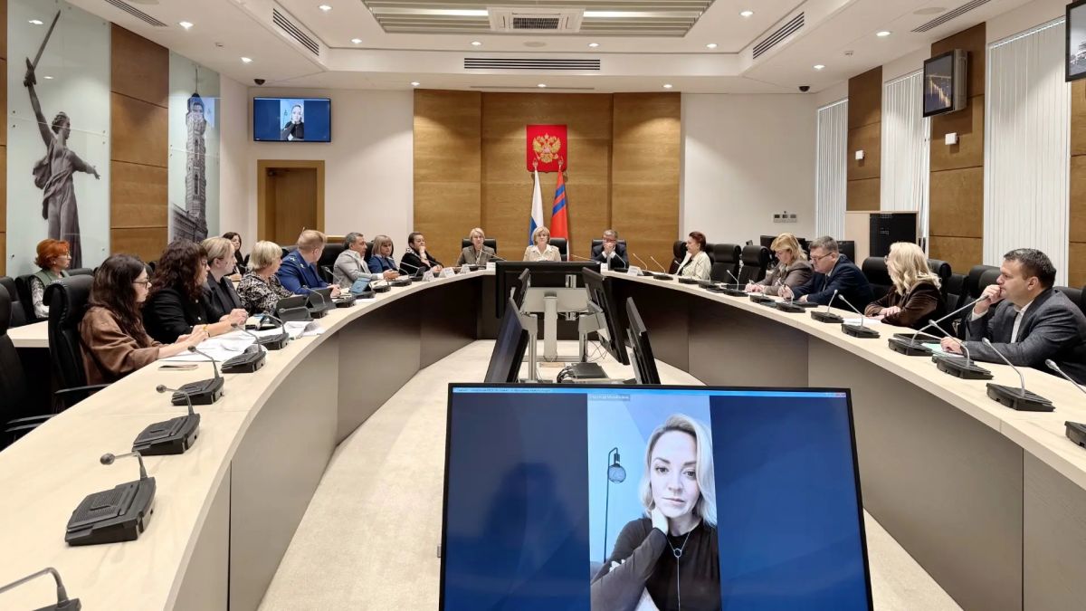 Комитеты облдумы обсуждают поправки в главный финансовый документ региона Комитеты облдумы обсуждают поправки в главный финансовый документ региона