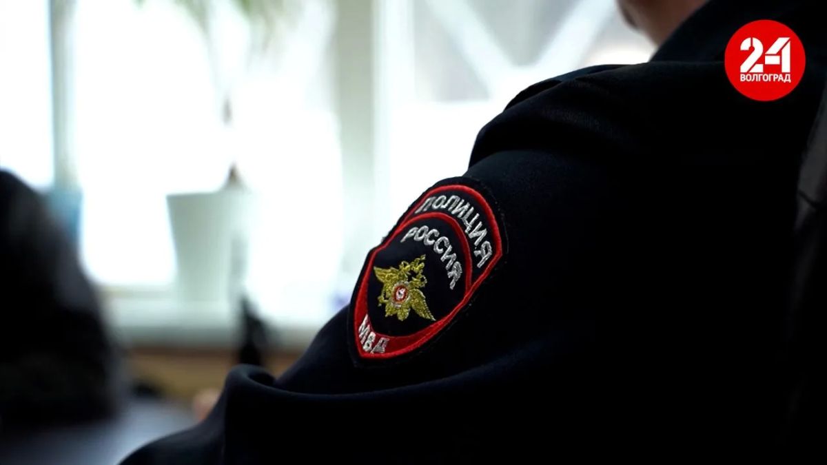 Жителя Волжского задержали за кражу ювелирных украшений и денег