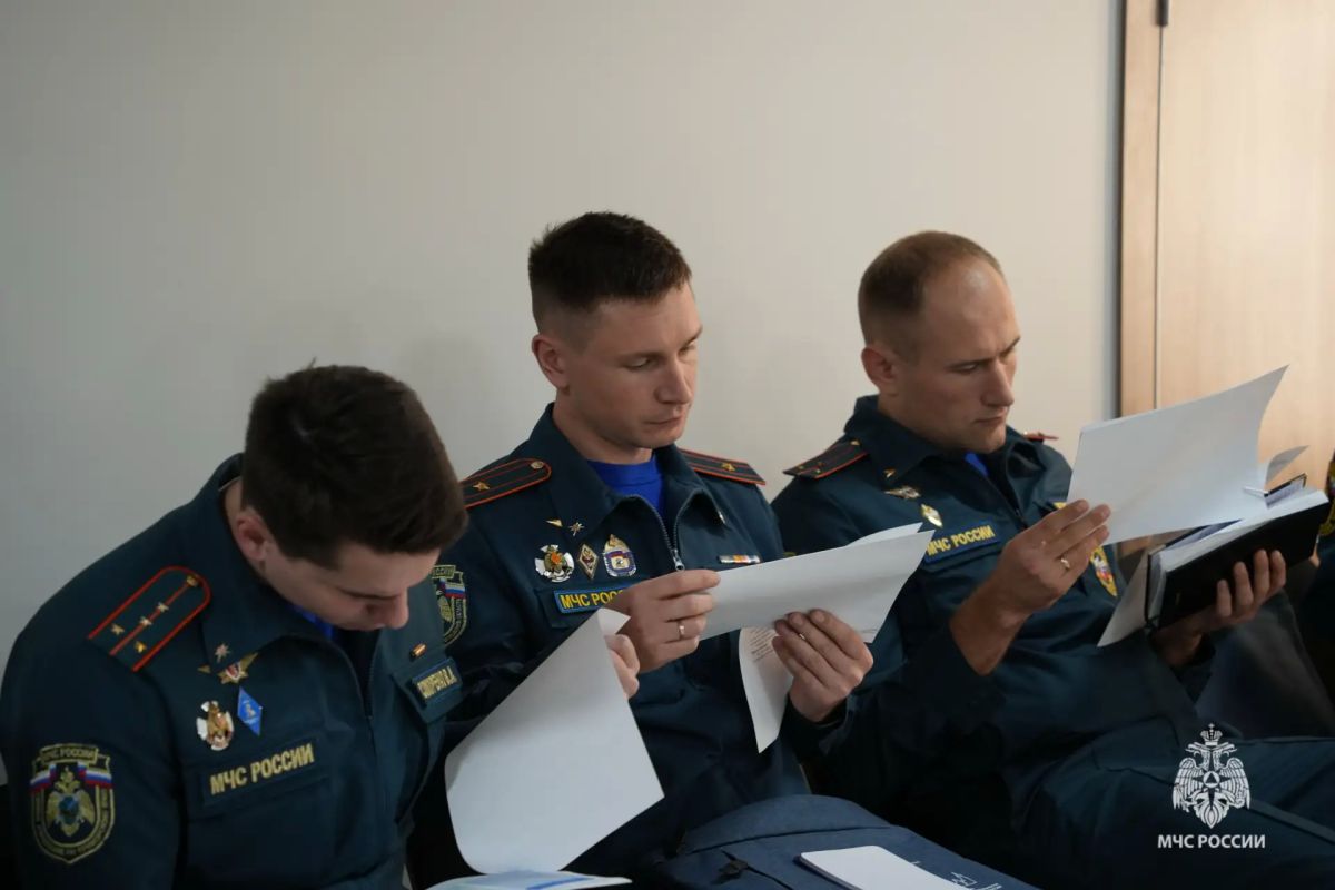 Сотрудник МЧС из Волгограда борется за победу во Всероссийском конкурсе на звание «Лучший сотрудник подразделений надзорной деятельности и профилактической работы МЧС России» Сотрудник МЧС из Волгограда борется за победу во Всероссийском конкурсе на звание «Лучший сотрудник подразделений надзорной деятельности и профилактической работы МЧС России»
