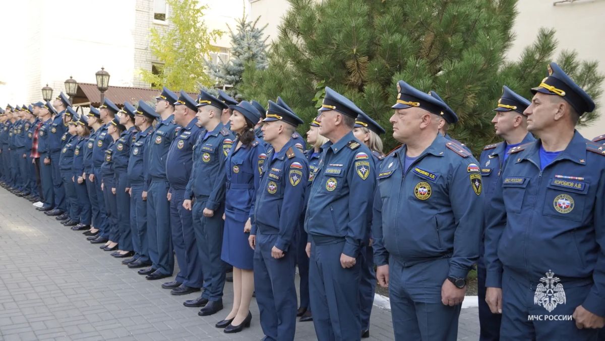 В Главном управлении МЧС России по Волгоградской области состоялось торжественное построение В Главном управлении МЧС России по Волгоградской области состоялось торжественное построение