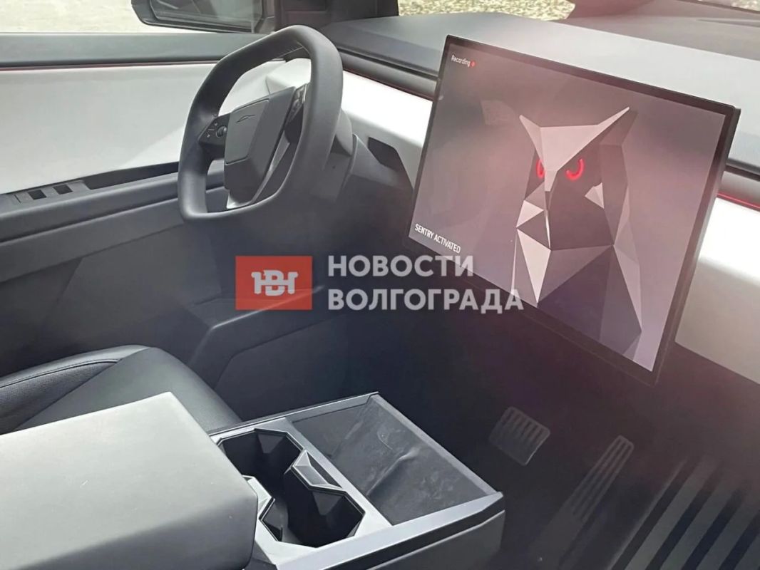 В центре Волгограда заметили Tesla Cybertruck за 22 млн рублей В центре Волгограда заметили Tesla Cybertruck за 22 млн рублей