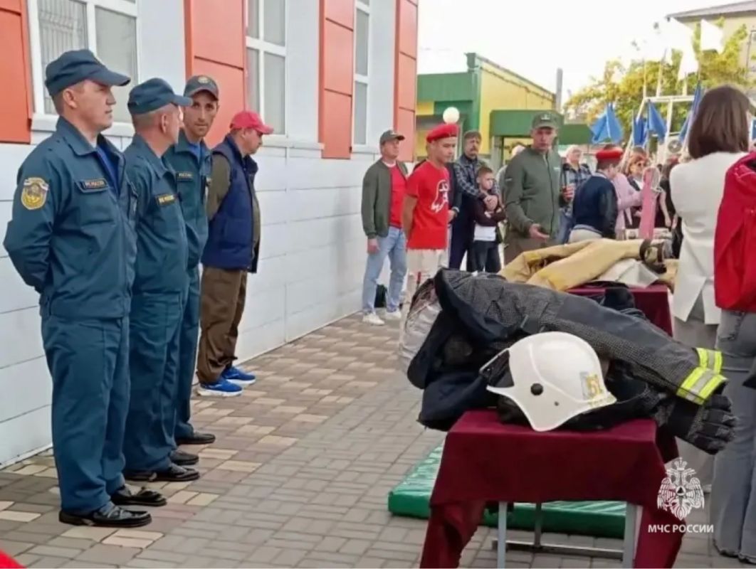 Пожарные стали частью большого районного праздника Пожарные стали частью большого районного праздника