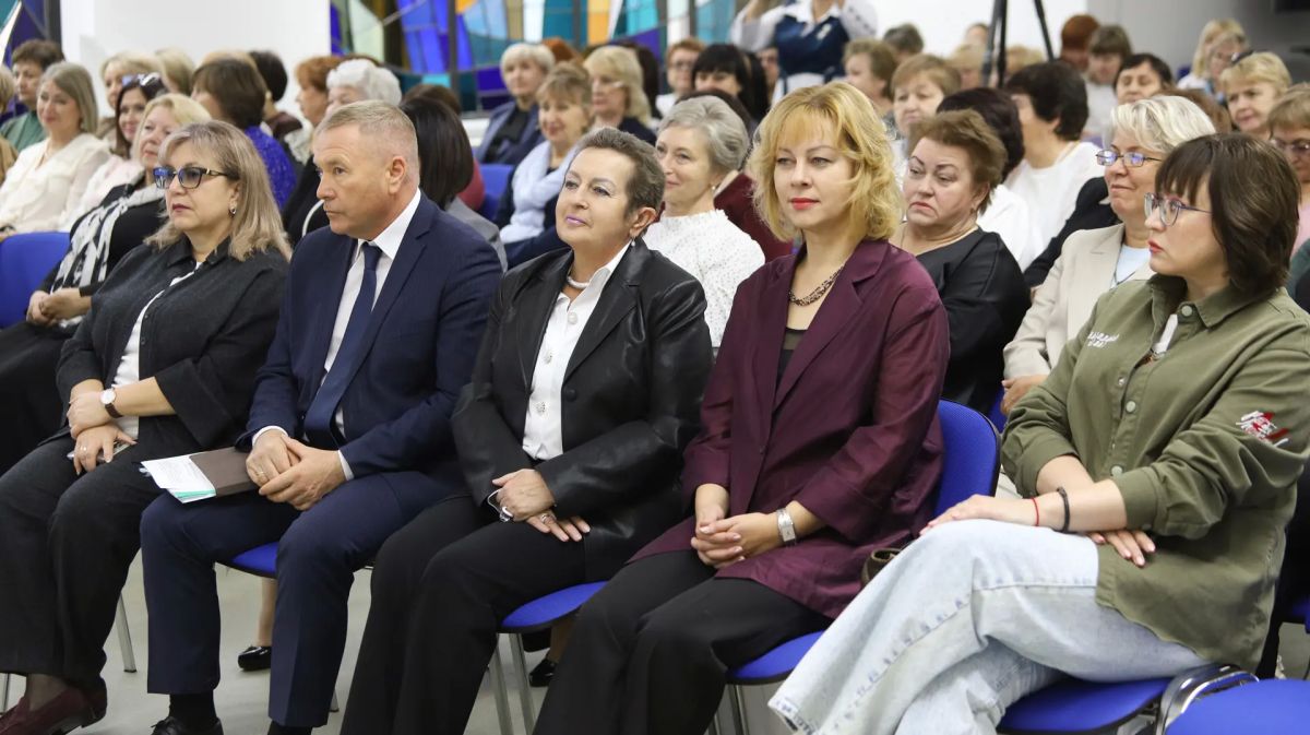 Нина Черняева вновь возглавила Союз женщин Волгоградской области Нина Черняева вновь возглавила Союз женщин Волгоградской области
